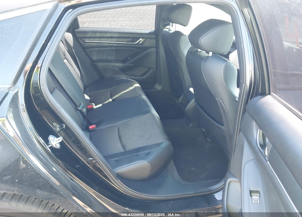 2018 HONDA ACCORD VIN: 1HGCV1F37JA030583
