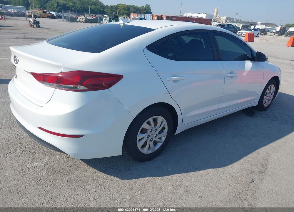 2017 HYUNDAI ELANTRA VIN: 5NPD74LF4HH173457