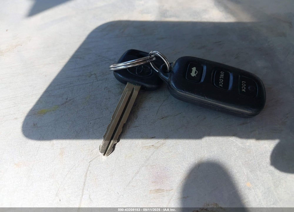 2003 TOYOTA CAMRY LE VIN: 4T1BE32KX3U131861