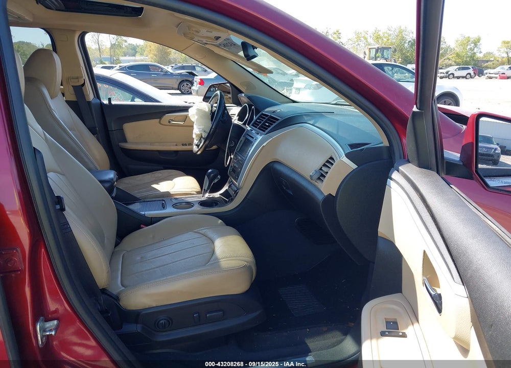 2011 CHEVROLET TRAVERSE VIN: 1GNKVLED8BJ150014