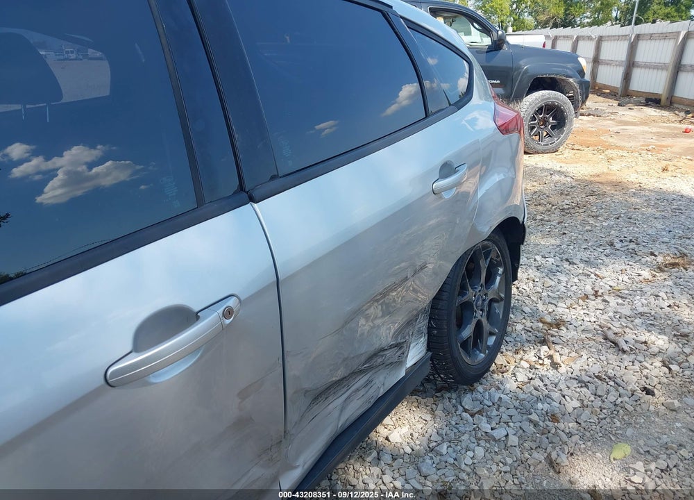 2013 FORD FOCUS SE VIN: 1FADP3K21DL121000