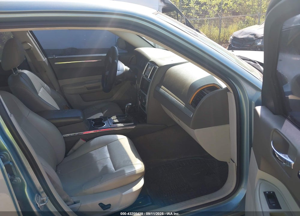 2008 CHRYSLER 300 TOURING VIN: 2C3KA53G88H269242