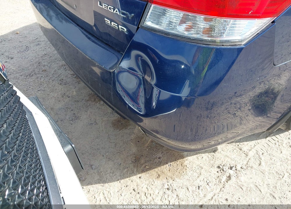 2011 SUBARU LEGACY 3.6R LIMITED VIN: 4S3BMEL68B2241693