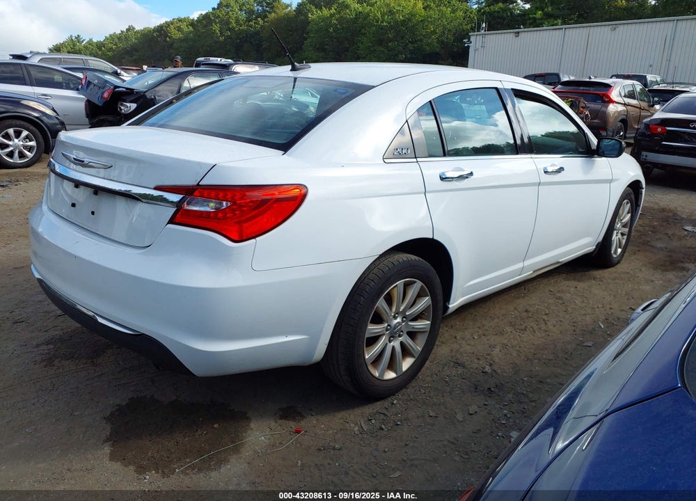 2014 CHRYSLER 200 VIN: 1C3CCBCG9EN125442