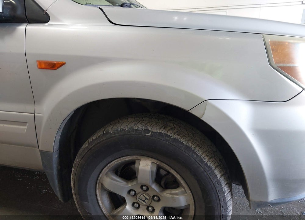 2006 HONDA PILOT EX VIN: 2HKYF18456H506160