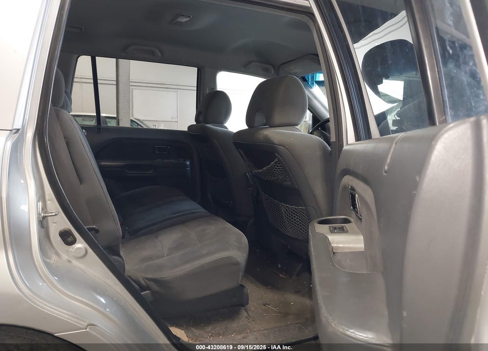 2006 HONDA PILOT EX VIN: 2HKYF18456H506160