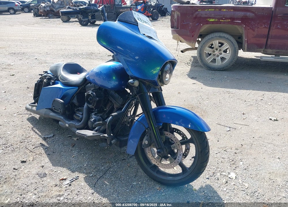 2014 HARLEY-DAVIDSON FLHX STREET GLIDE VIN: 1HD1KBM12EB604592