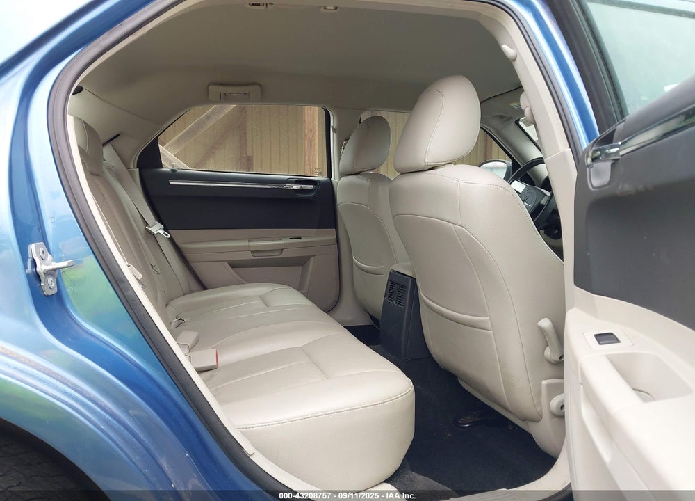 2007 CHRYSLER 300 TOURING VIN: 2C3KA53G27H803625