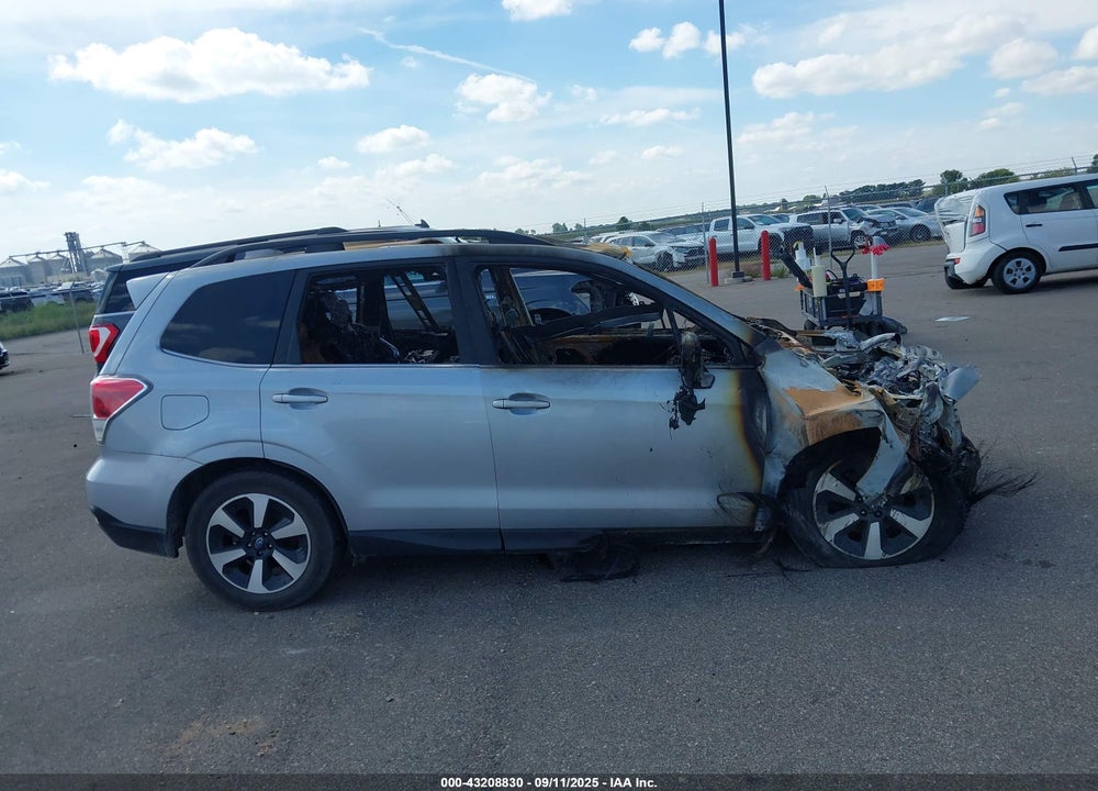 2017 SUBARU FORESTER VIN: JF2SJAJC8HH494644
