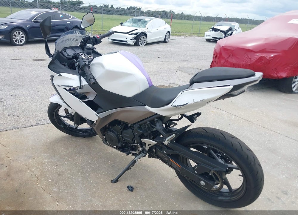 2022 KAWASAKI EX400 VIN: JKAEXKG11NDAJ0822