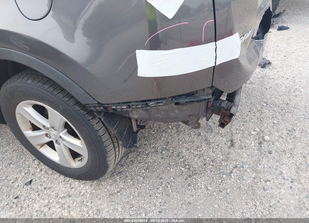 2013 TOYOTA RAV4 XLE VIN: 2T3RFREV9DW024815