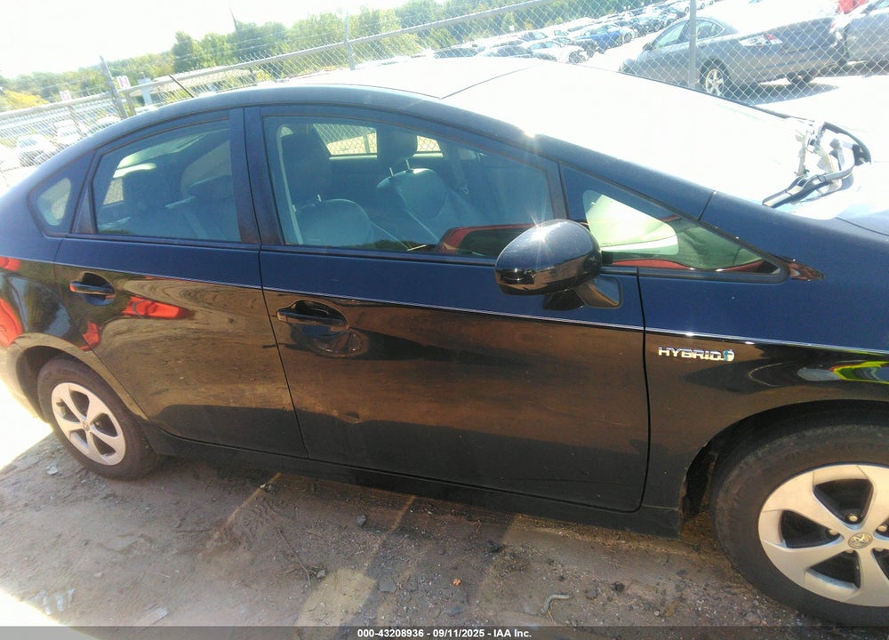 2015 TOYOTA PRIUS VIN: JTDKN3DU1F1899981