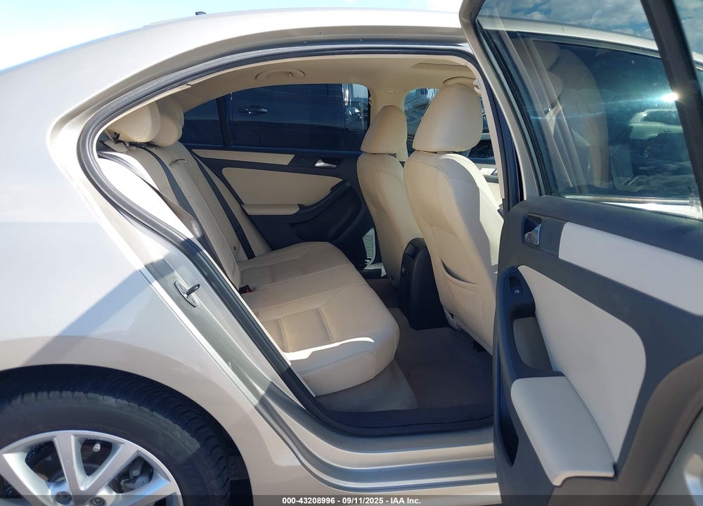 2012 VOLKSWAGEN JETTA VIN: 3VWDP7AJXCM467020