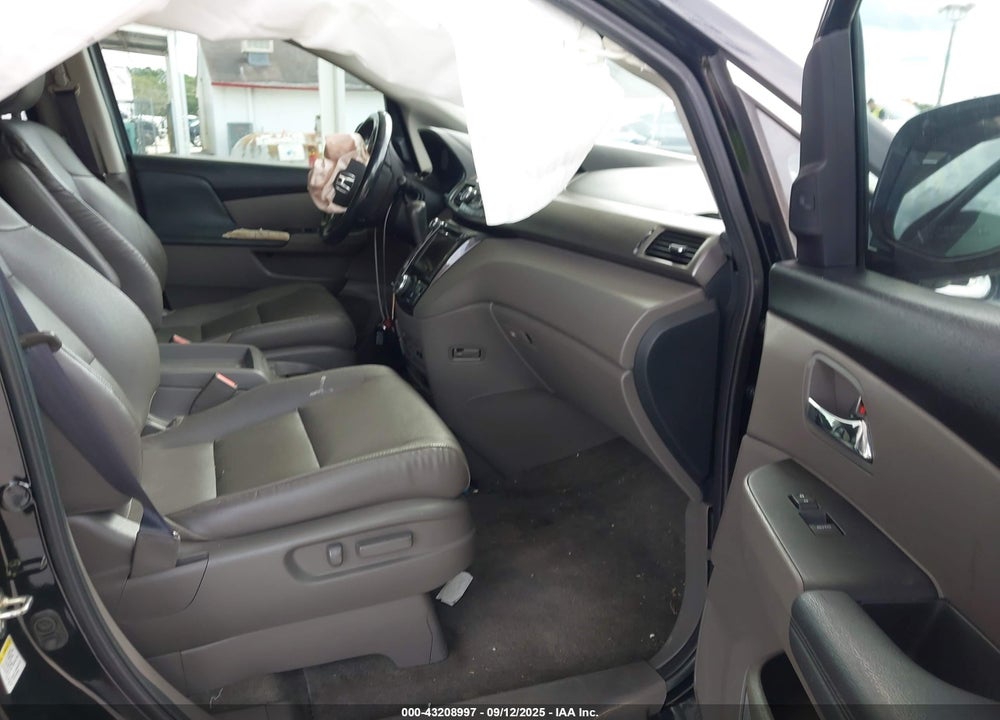 2016 HONDA ODYSSEY VIN: 5FNRL5H97GB117097