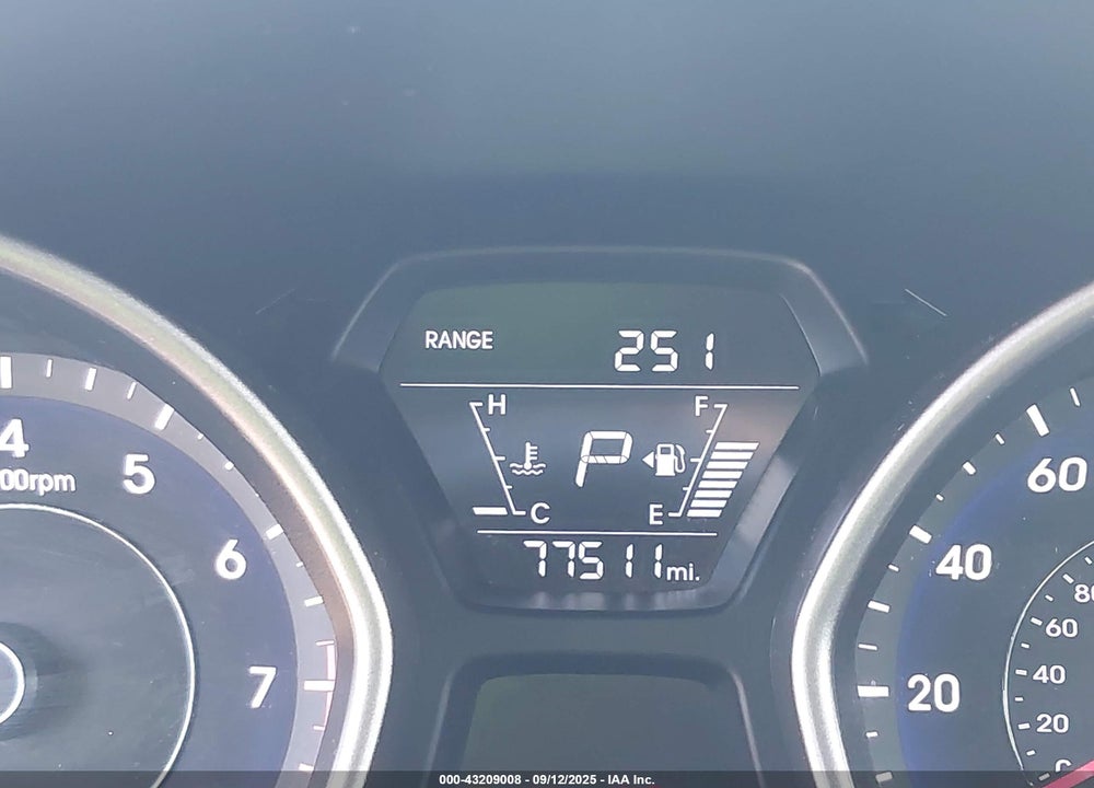 2015 HYUNDAI ELANTRA VIN: 5NPDH4AE1FH599255