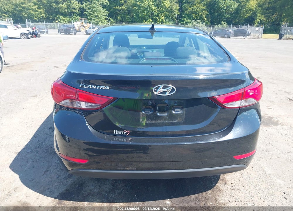 2015 HYUNDAI ELANTRA VIN: 5NPDH4AE1FH599255