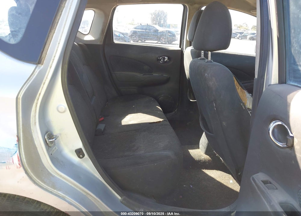 2015 NISSAN VERSA NOTE VIN: 3N1CE2CP1FL444957