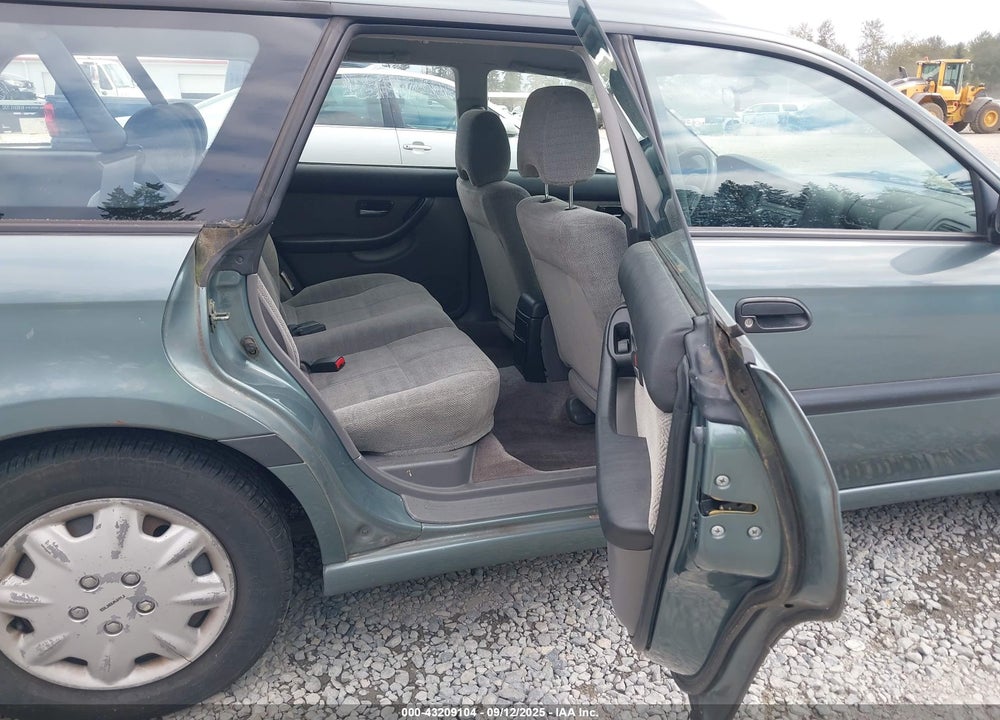 2001 SUBARU LEGACY L VIN: 4S3BH635716307370