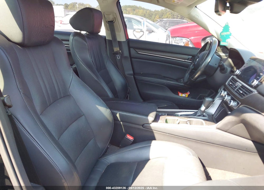 2018 HONDA ACCORD VIN: 1HGCV1F53JA054106