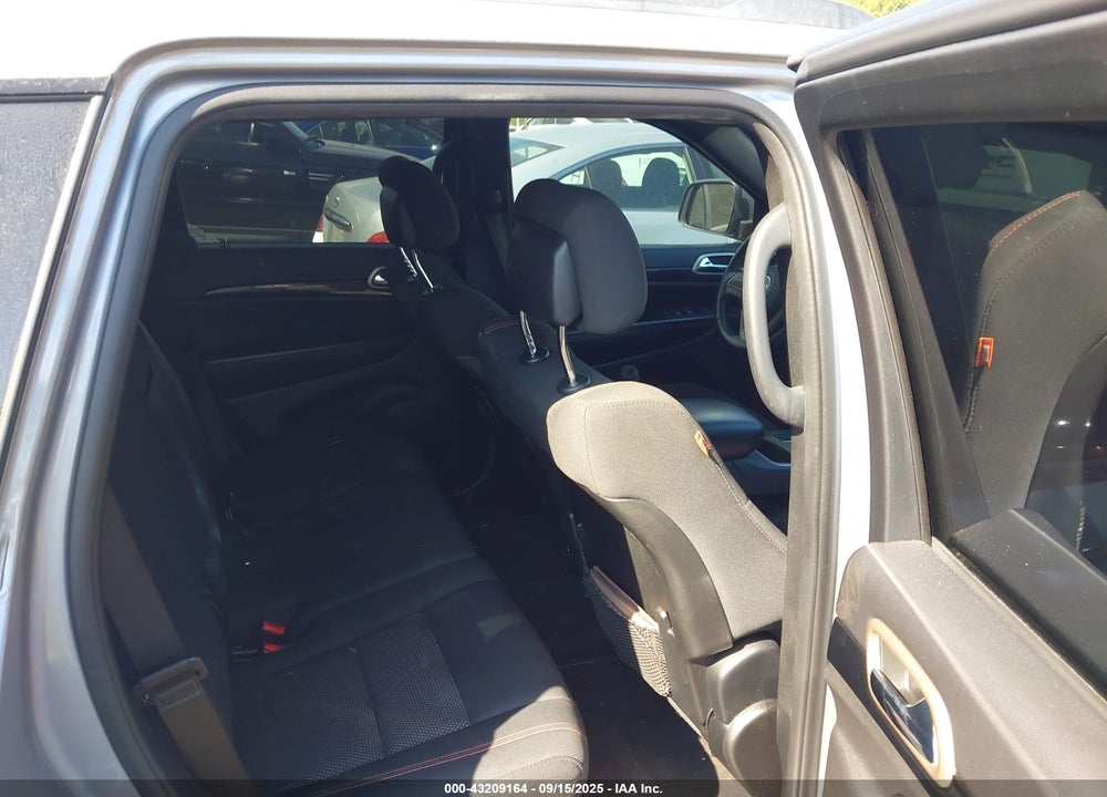 2016 JEEP GRAND CHEROKEE VIN: 1C4RJFAG6GC444107