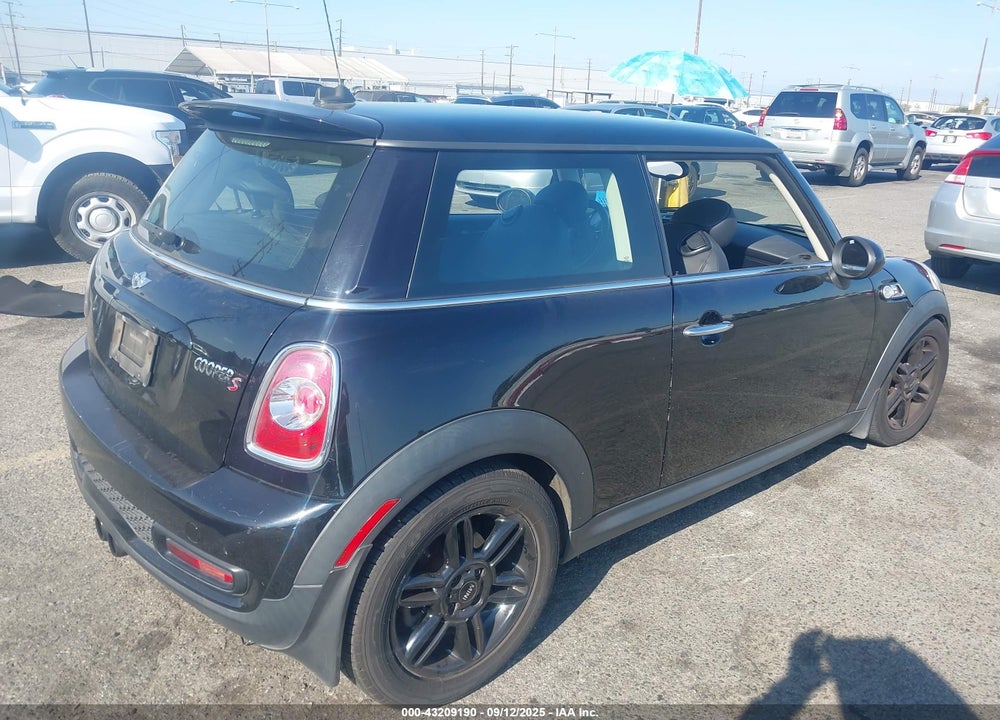 2013 MINI HARDTOP VIN: WMWSV3C57DT395721