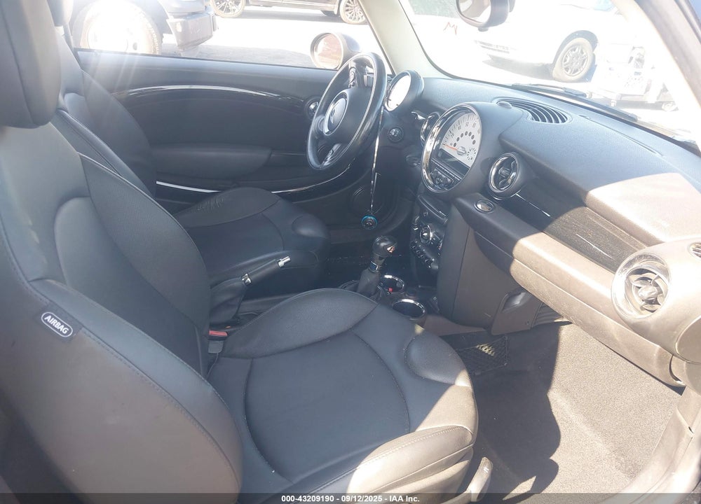 2013 MINI HARDTOP VIN: WMWSV3C57DT395721