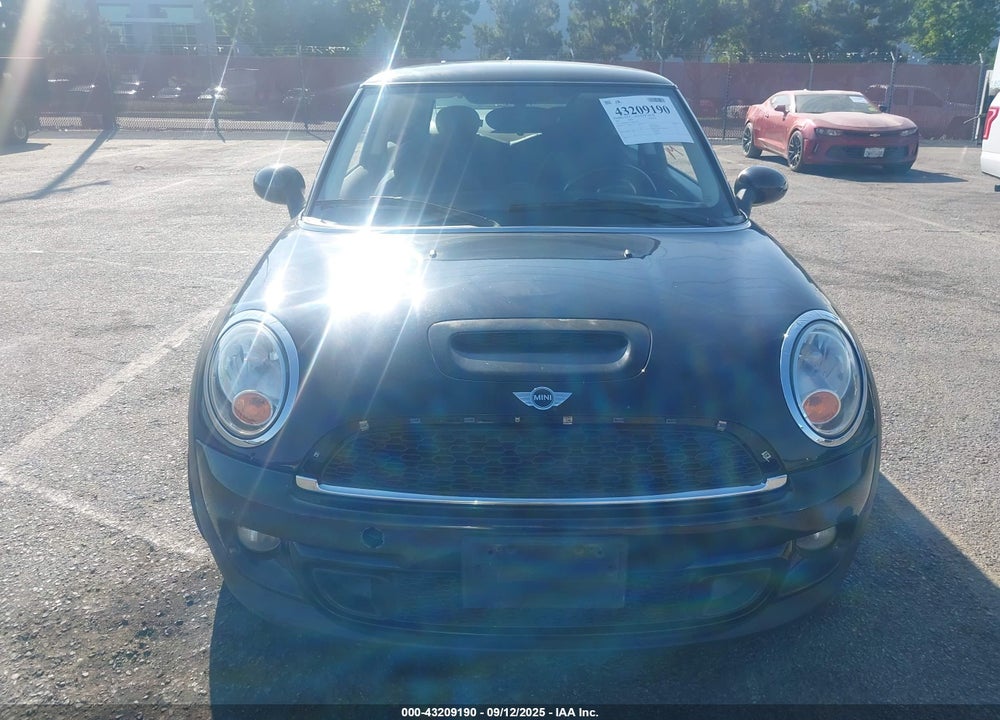 2013 MINI HARDTOP VIN: WMWSV3C57DT395721