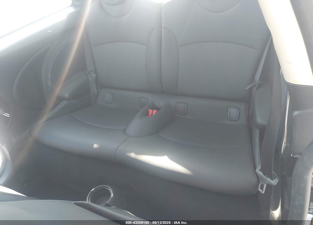 2013 MINI HARDTOP VIN: WMWSV3C57DT395721