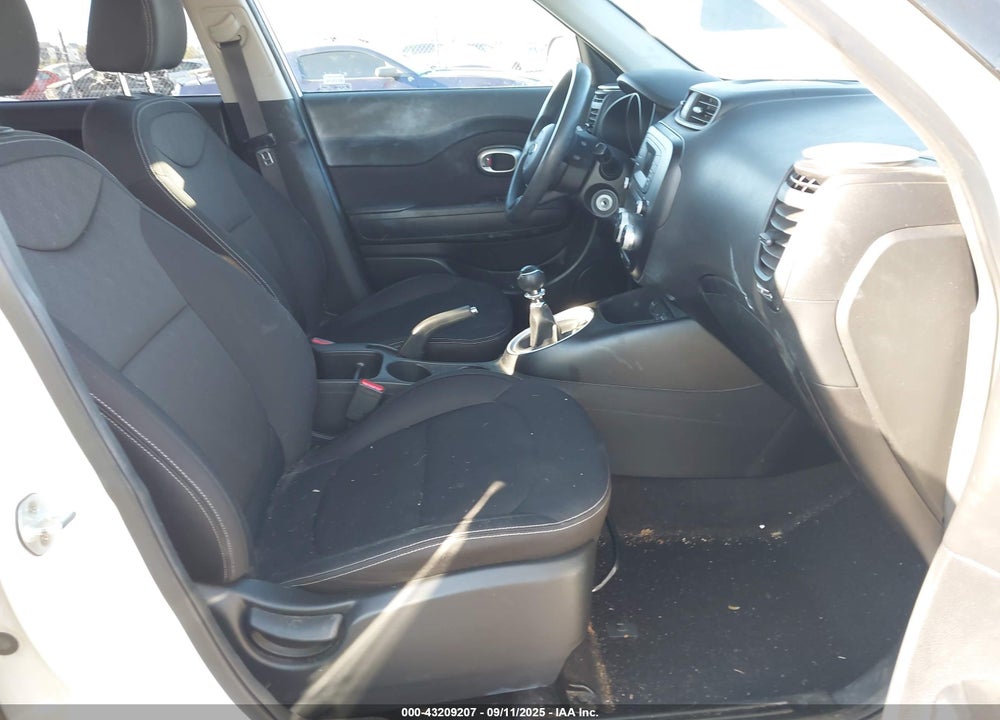 2016 KIA SOUL VIN: KNDJN2A28G7317897