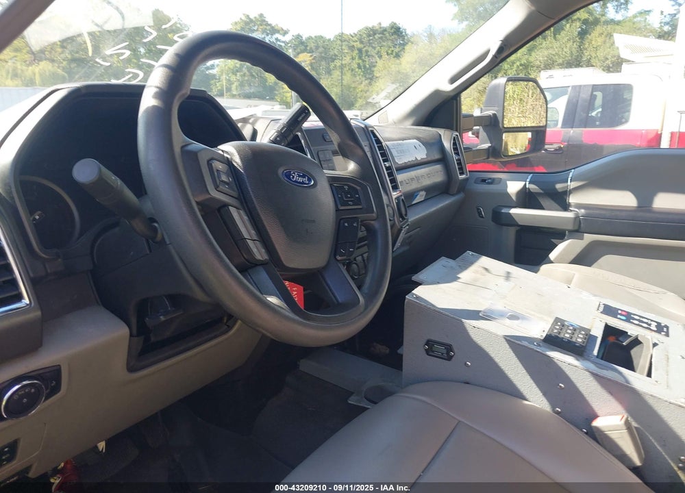 2017 FORD F-550 CHASSIS XLT VIN: 1FD0X5HT7HEC82140