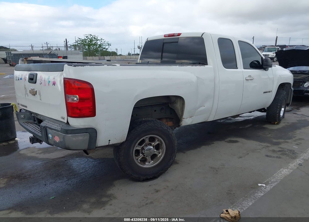 2008 CHEVROLET SILVERADO 2500HD LTZ VIN: 1GCHC29K58E152638