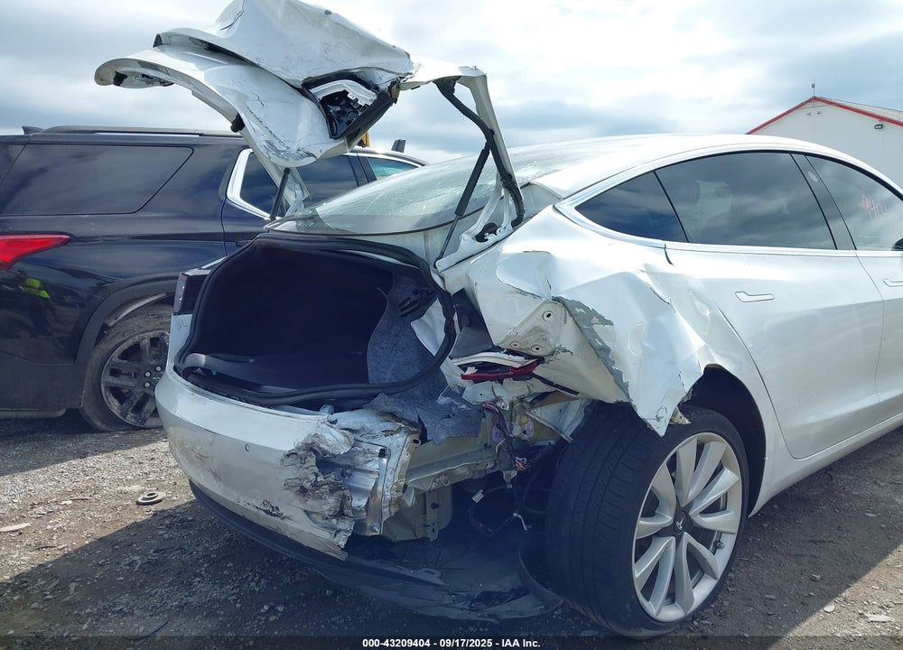 2020 TESLA MODEL 3 VIN: 5YJ3E1EB7LF589083