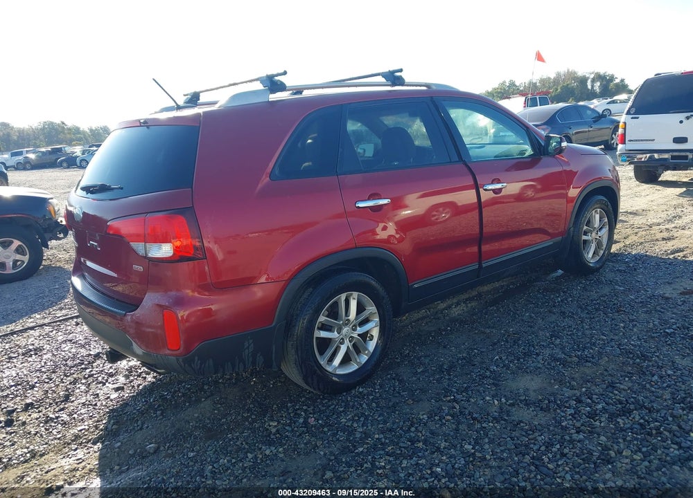 2014 KIA SORENTO LX VIN: 5XYKT4A61EG433211