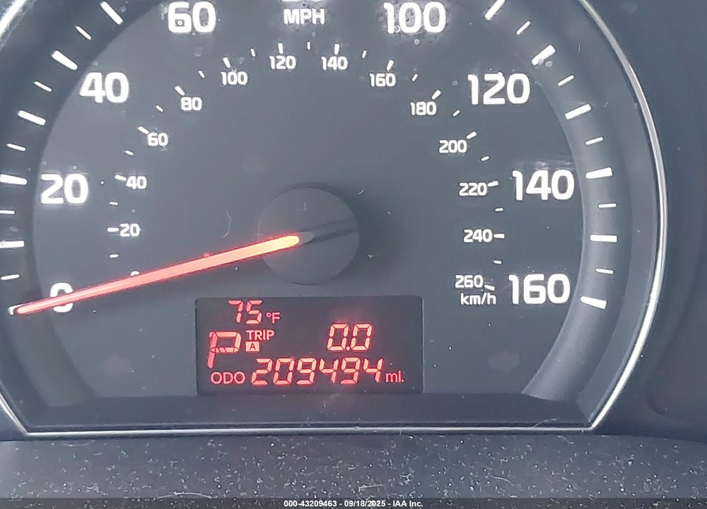 2014 KIA SORENTO LX VIN: 5XYKT4A61EG433211