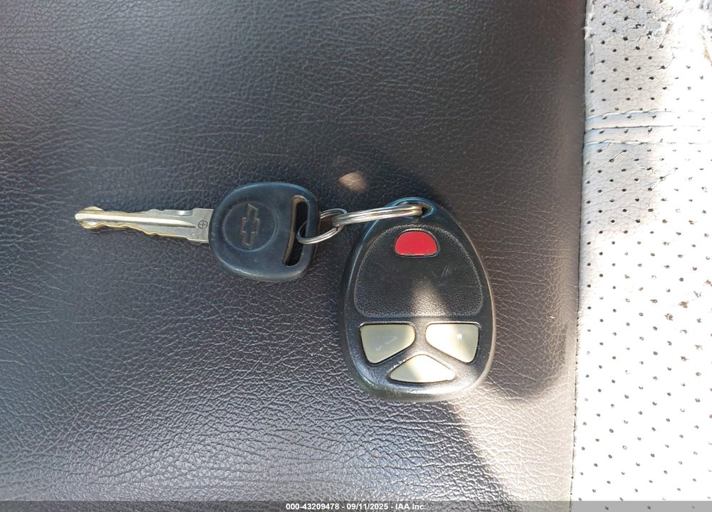 2007 CHEVROLET SILVERADO 1500 LT1 VIN: 2GCEC19C271721662