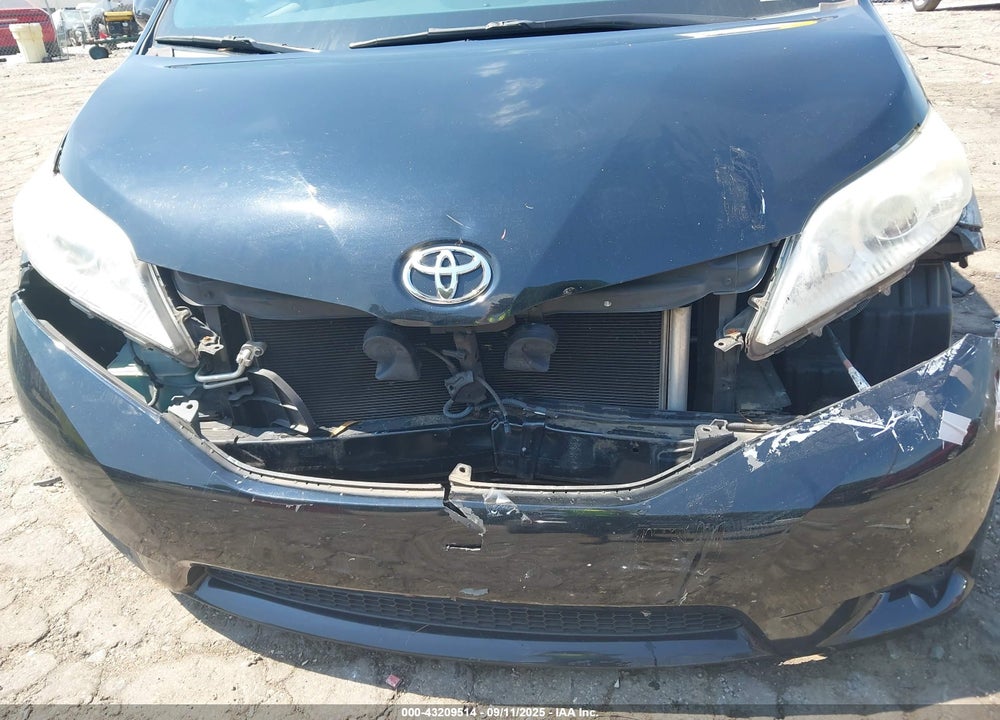 2015 TOYOTA SIENNA LE 8 PASSENGER VIN: 5TDKK3DC9FS555415