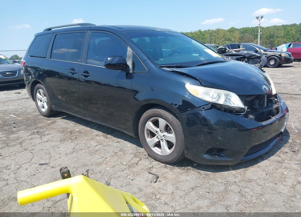 2015 TOYOTA SIENNA LE 8 PASSENGER VIN: 5TDKK3DC9FS555415
