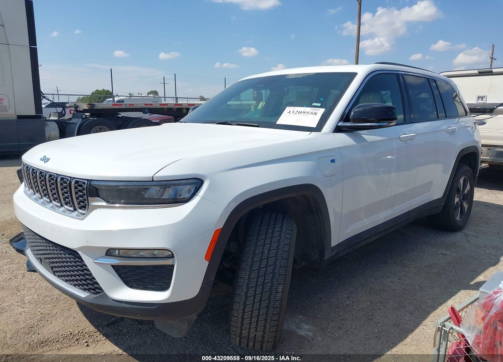 2024 JEEP GRAND CHEROKEE VIN: 1C4RJYB60R8520637