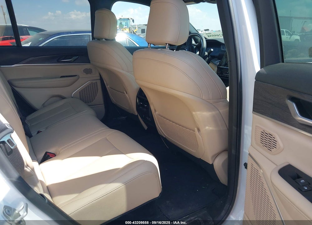 2024 JEEP GRAND CHEROKEE VIN: 1C4RJYB60R8520637