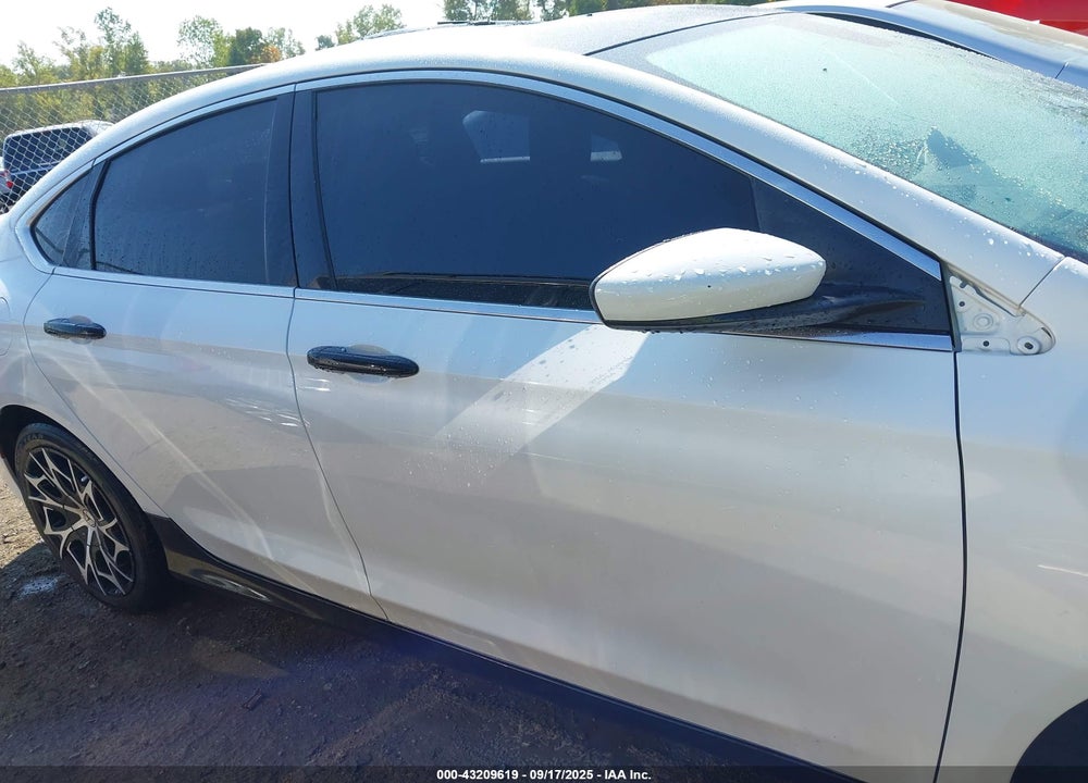 2015 CHRYSLER 200 VIN: 1C3CCCAB5FN563860