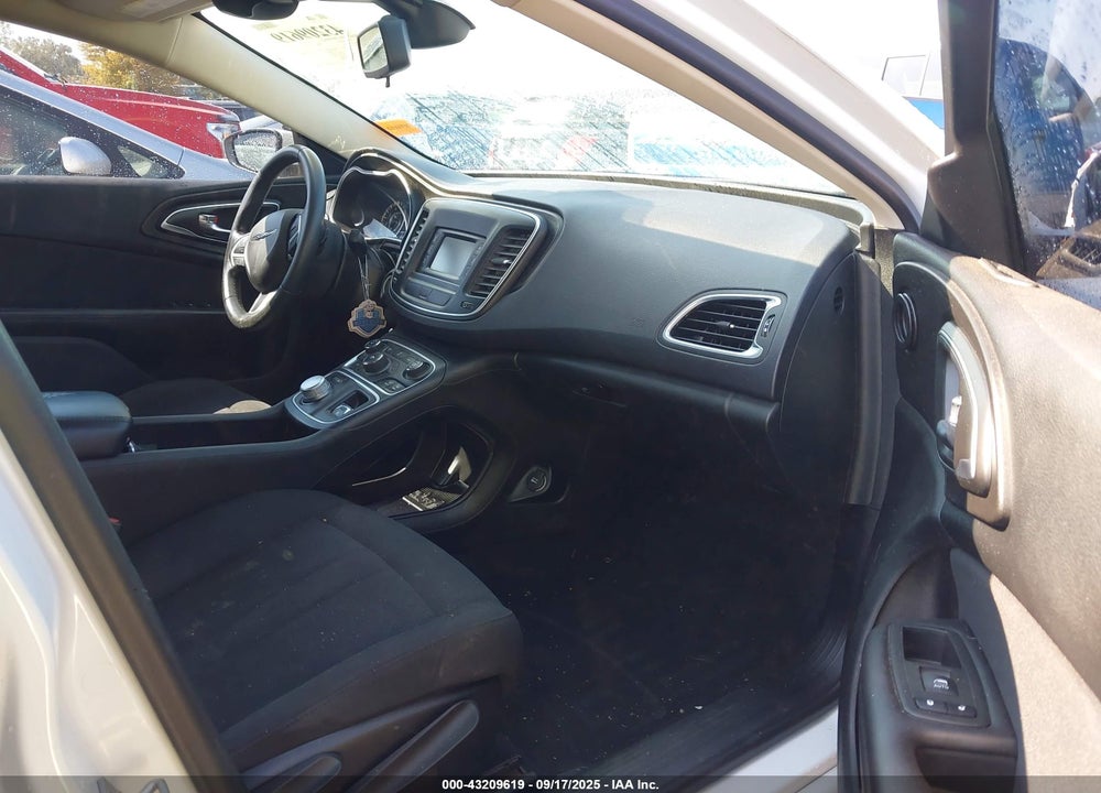 2015 CHRYSLER 200 VIN: 1C3CCCAB5FN563860