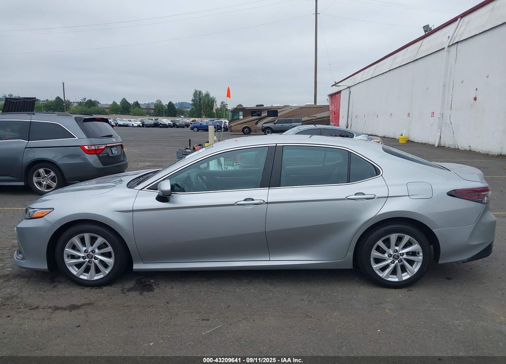 2022 TOYOTA CAMRY VIN: 4T1C11BK4NU071552