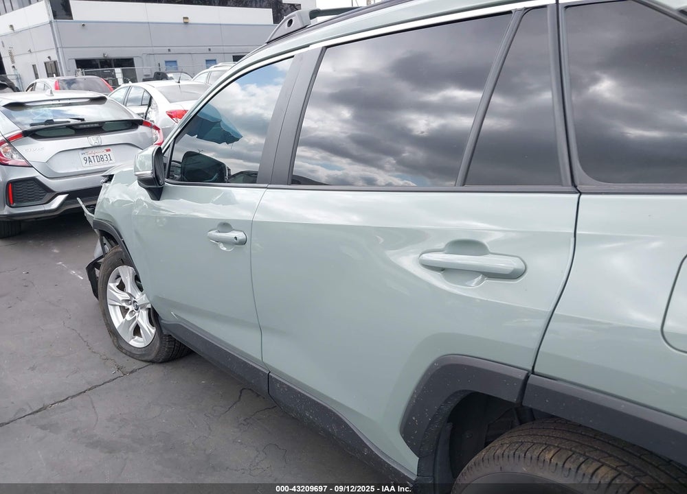 2020 TOYOTA RAV4 XLE VIN: 2T3W1RFV4LW100357
