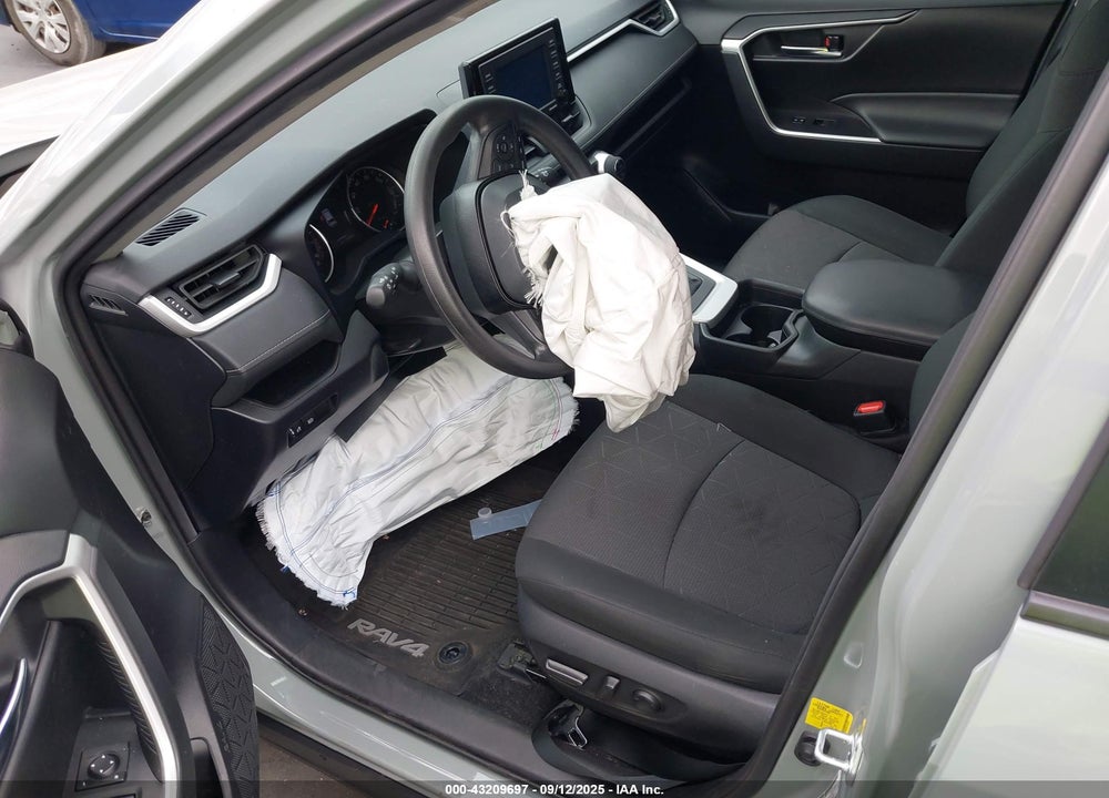 2020 TOYOTA RAV4 XLE VIN: 2T3W1RFV4LW100357