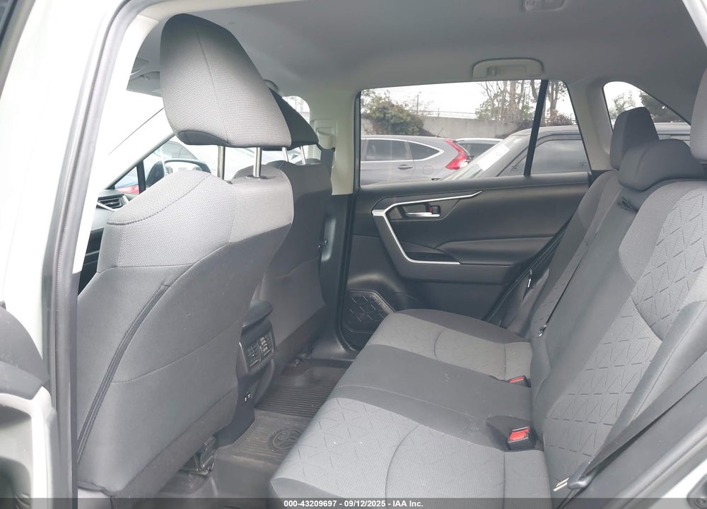 2020 TOYOTA RAV4 XLE VIN: 2T3W1RFV4LW100357