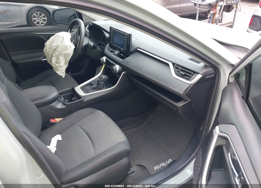 2020 TOYOTA RAV4 XLE VIN: 2T3W1RFV4LW100357