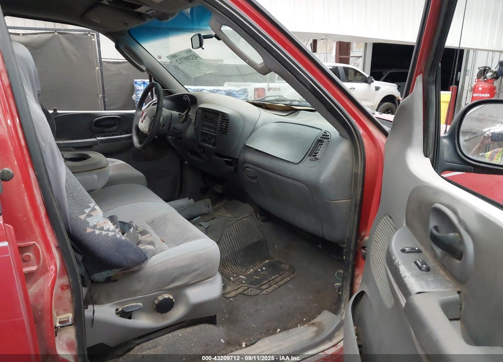 2002 FORD F-150 LARIAT/XLT VIN: 1FTRW08L82KD18587