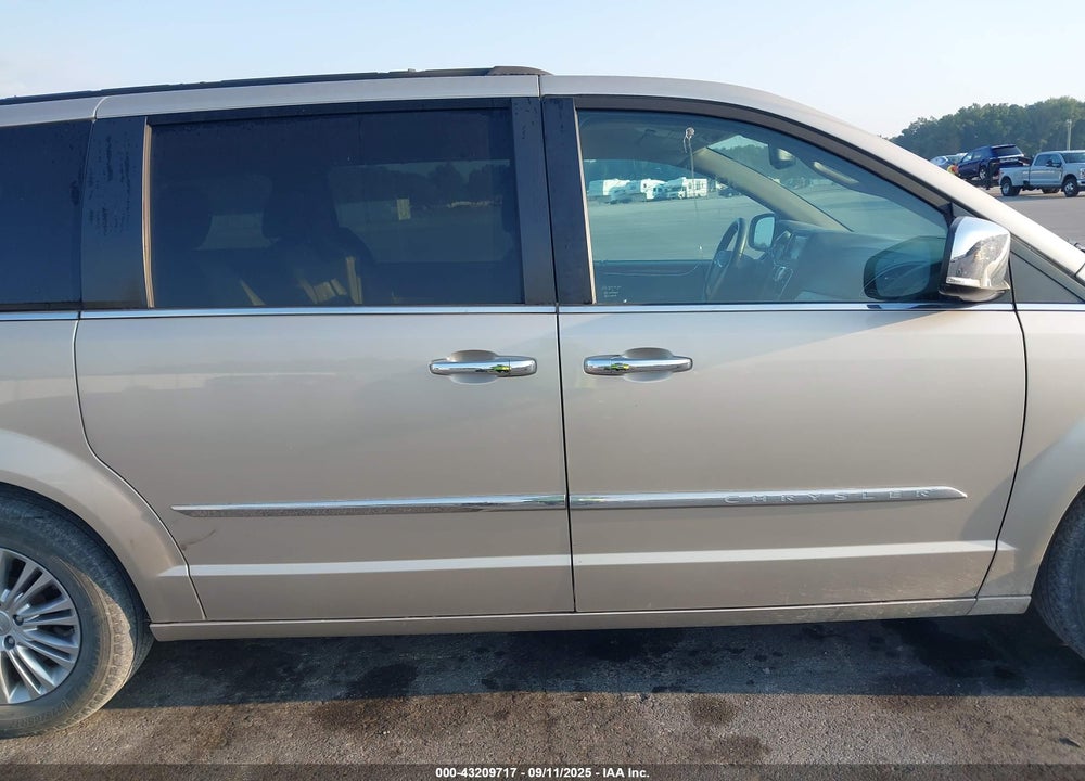 2015 CHRYSLER TOWN & COUNTRY TOURING-L VIN: 2C4RC1CG6FR547639