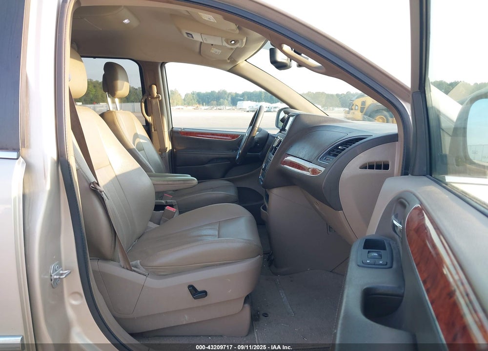 2015 CHRYSLER TOWN & COUNTRY TOURING-L VIN: 2C4RC1CG6FR547639