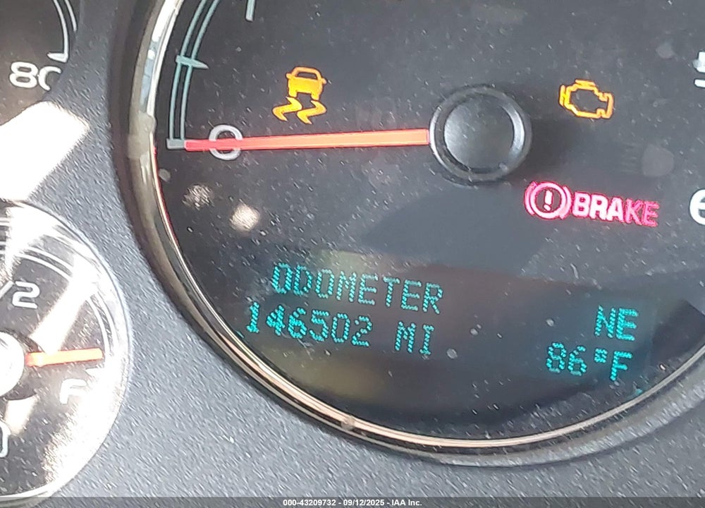2013 CHEVROLET SUBURBAN 1500 VIN: 1GNSCKE03DR252662